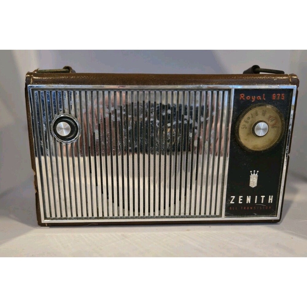 vintage Zenith Royal 675 portable AM transistor radio 1962 Tested